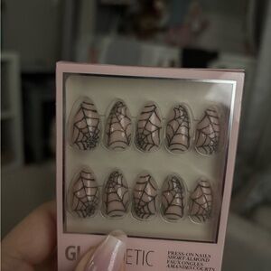Glamnetic Spider Web Press-On Nails - Black
Lady Webb
